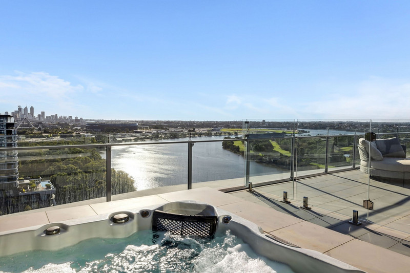 Two storey rooftop Apartment!
