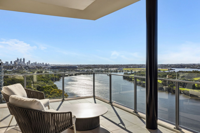 Two storey rooftop Apartment!