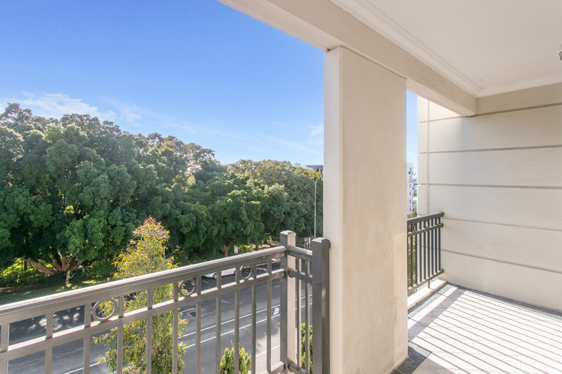 Beautiful North-facing apartment