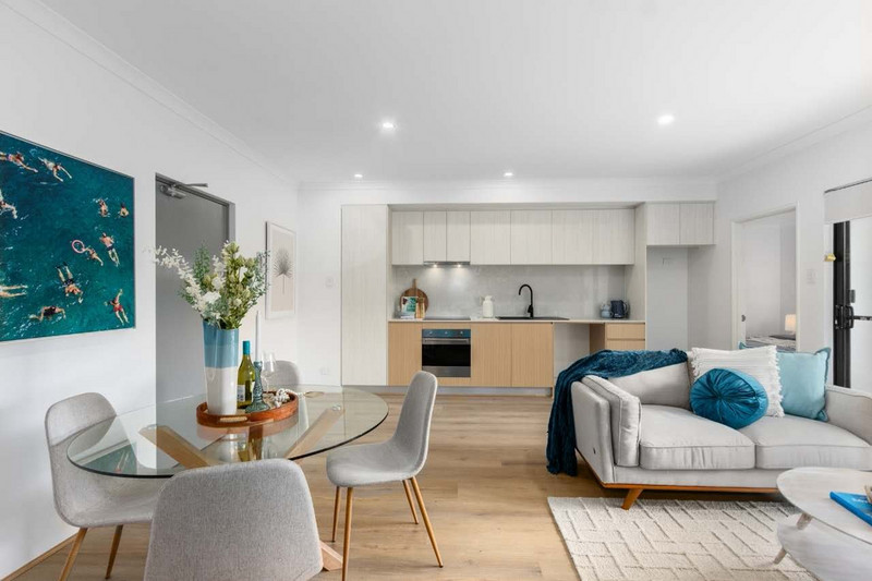 BRAND NEW SPACIOUS APARTMENT AVAILABLE EARLY MAY