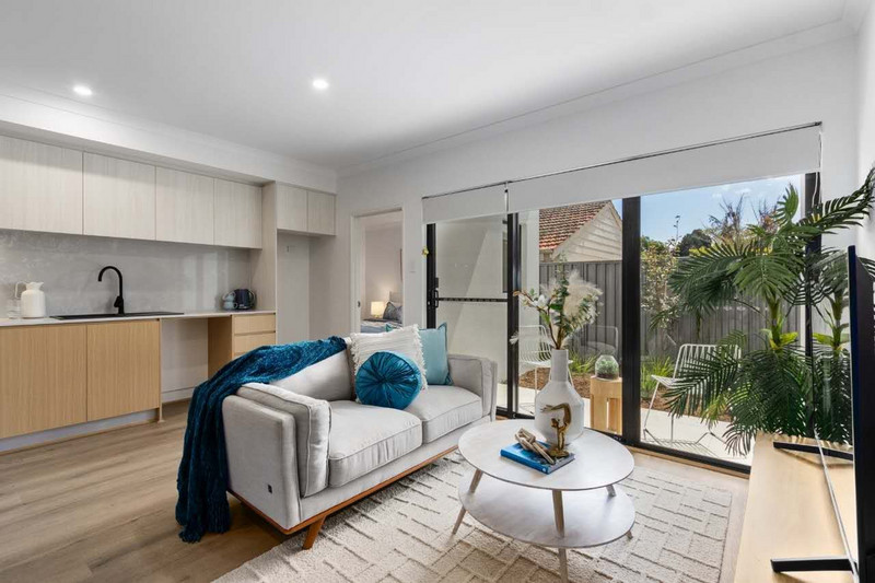 BRAND NEW SPACIOUS APARTMENT AVAILABLE EARLY MAY