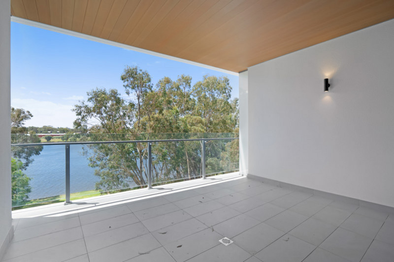 LUXURY LIVING WITH STUNNING VIEWS!
