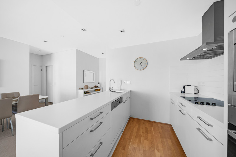 FULLY FURNISHED, TWO STOREY APARTMENT - 6 MONTH LEASE ONLY