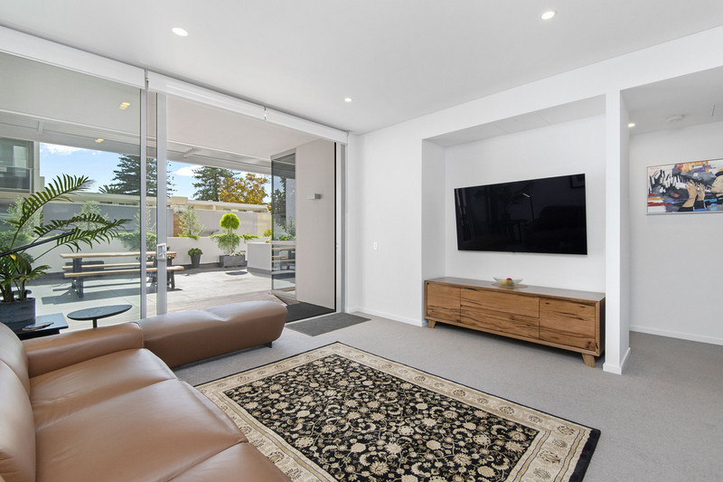 EXPERIENCE LUXURY LIVING