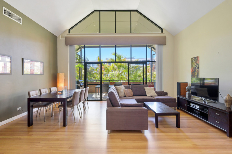 EXECUTIVE LIVING IN SUBIACO