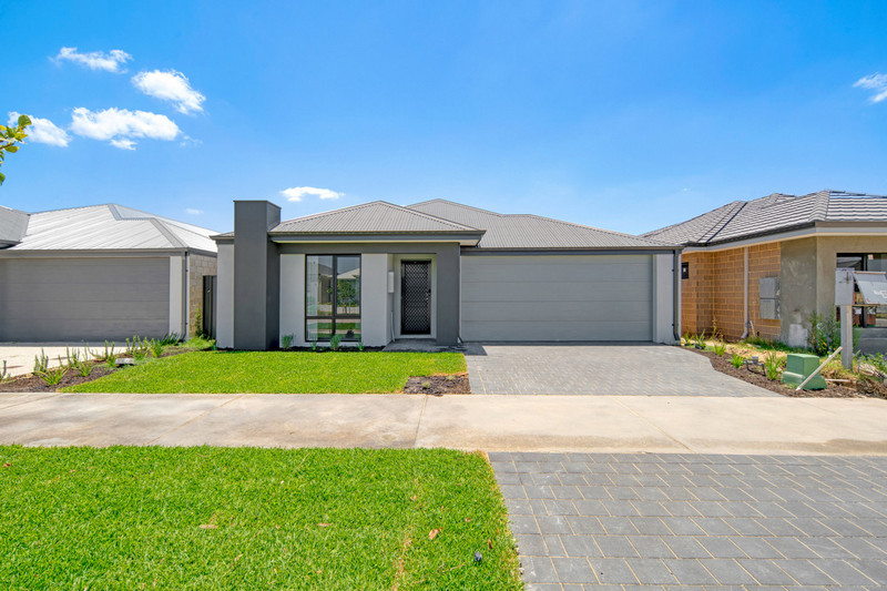 FOUR BEDROOM FAMILY HOME AWAITS!