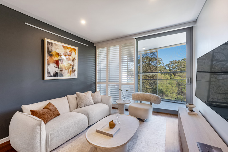 Sophisticated Living Meets Seaside Elegance