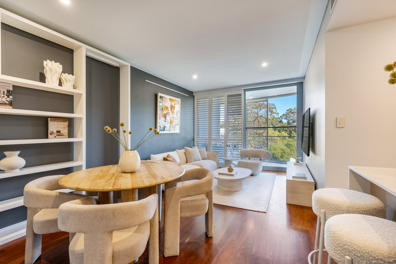 Sophisticated Living Meets Seaside Elegance