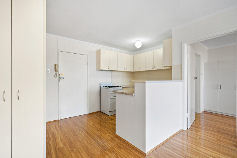 MODERN EAST FACING APARTMENT!