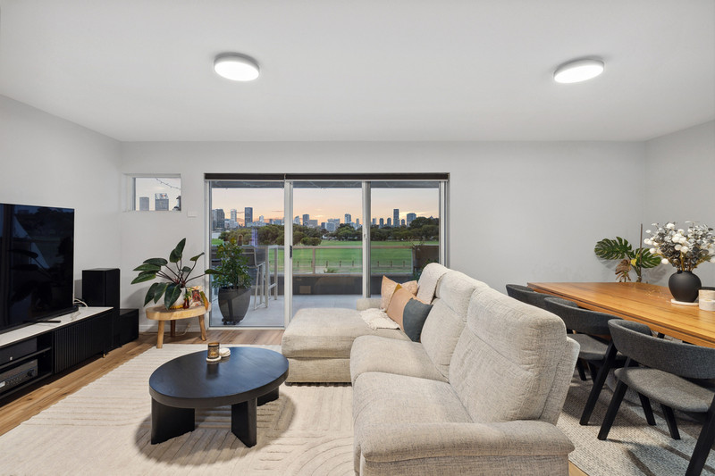 Fully Furnished Uninterrupted City and River Views