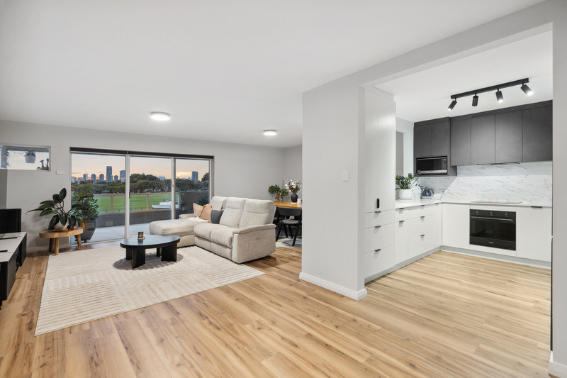 Fully Furnished Uninterrupted City and River Views