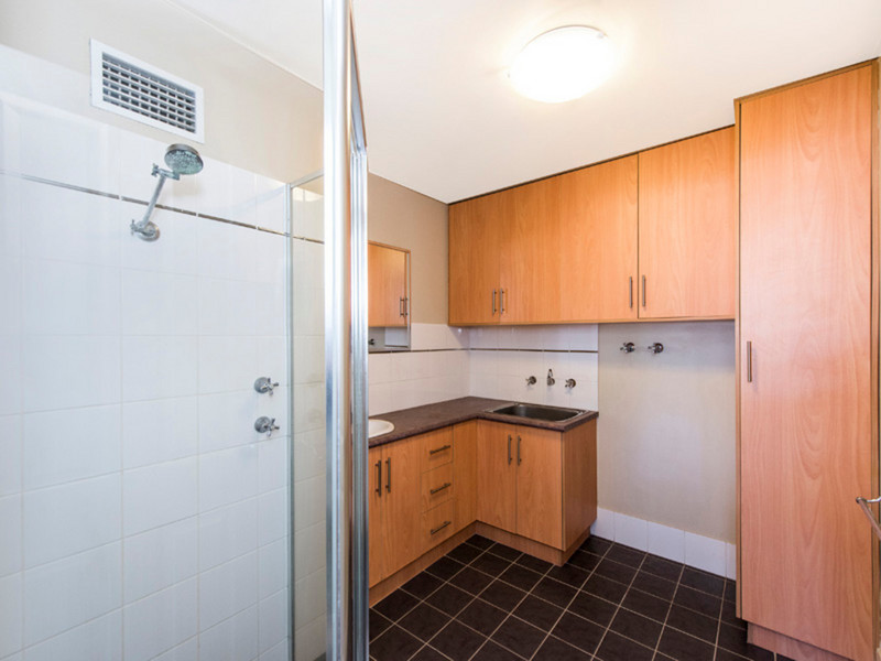 NEAT UNIT WITH LONG BALCONY IN THE HEART OF MOUNT LAWLEY