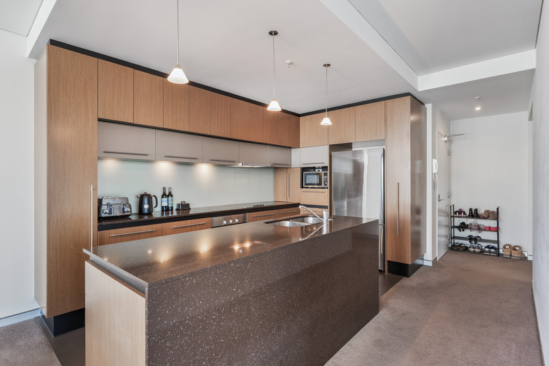 Luxury Riverside Apartment with Unrivalled Balcony Views