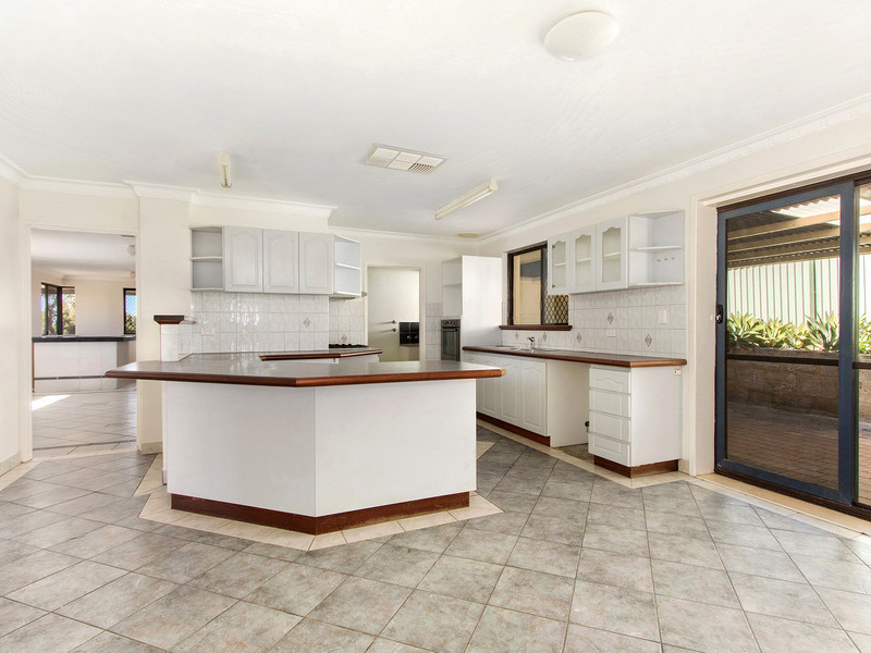 COSY FAMILY HOME IN PRIME LOCATION