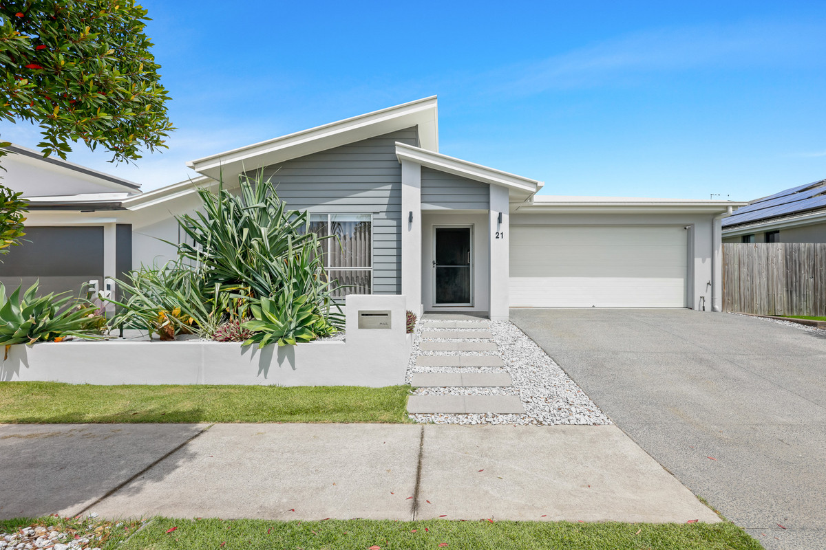21 Sally Crescent, Nirimba QLD 4551