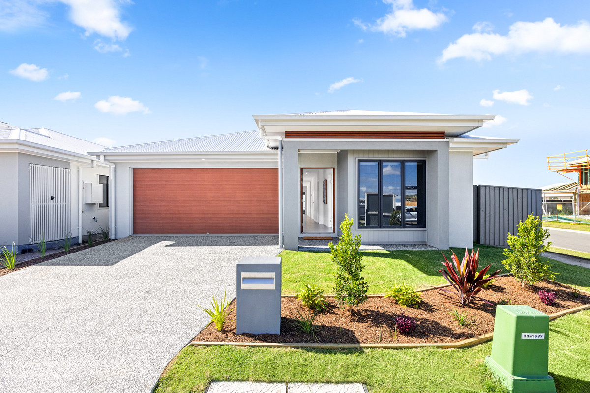 35 North Village Drive, Nirimba QLD 4551