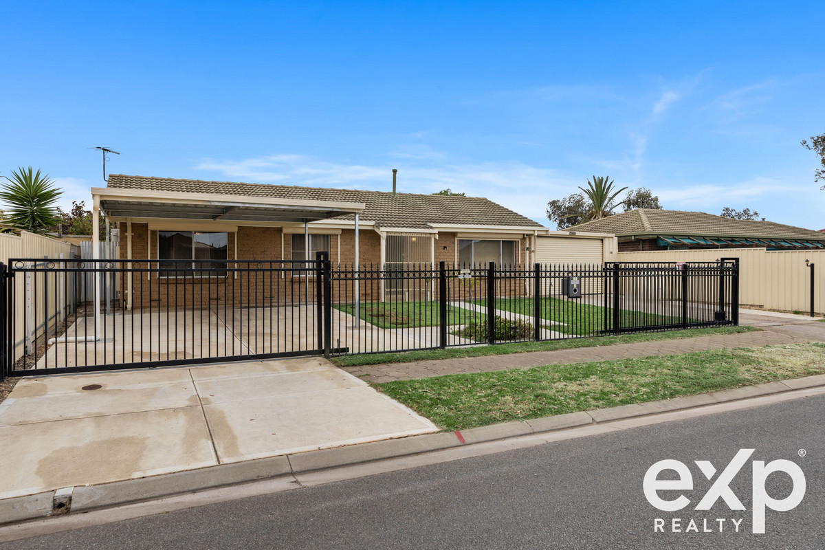 16 Barton Crescent, Burton