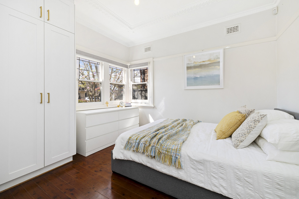 29 Walsh Avenue, Croydon Park Auction by Rich & Oliva - image 3
