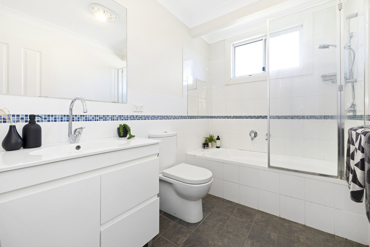 29 Walsh Avenue, Croydon Park Auction by Rich & Oliva - image 17